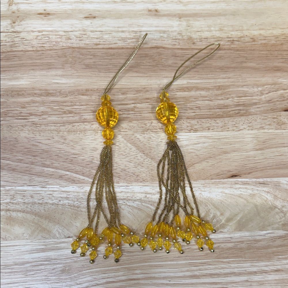 Vintage Elegant Gold Tassel Christmas ornament
